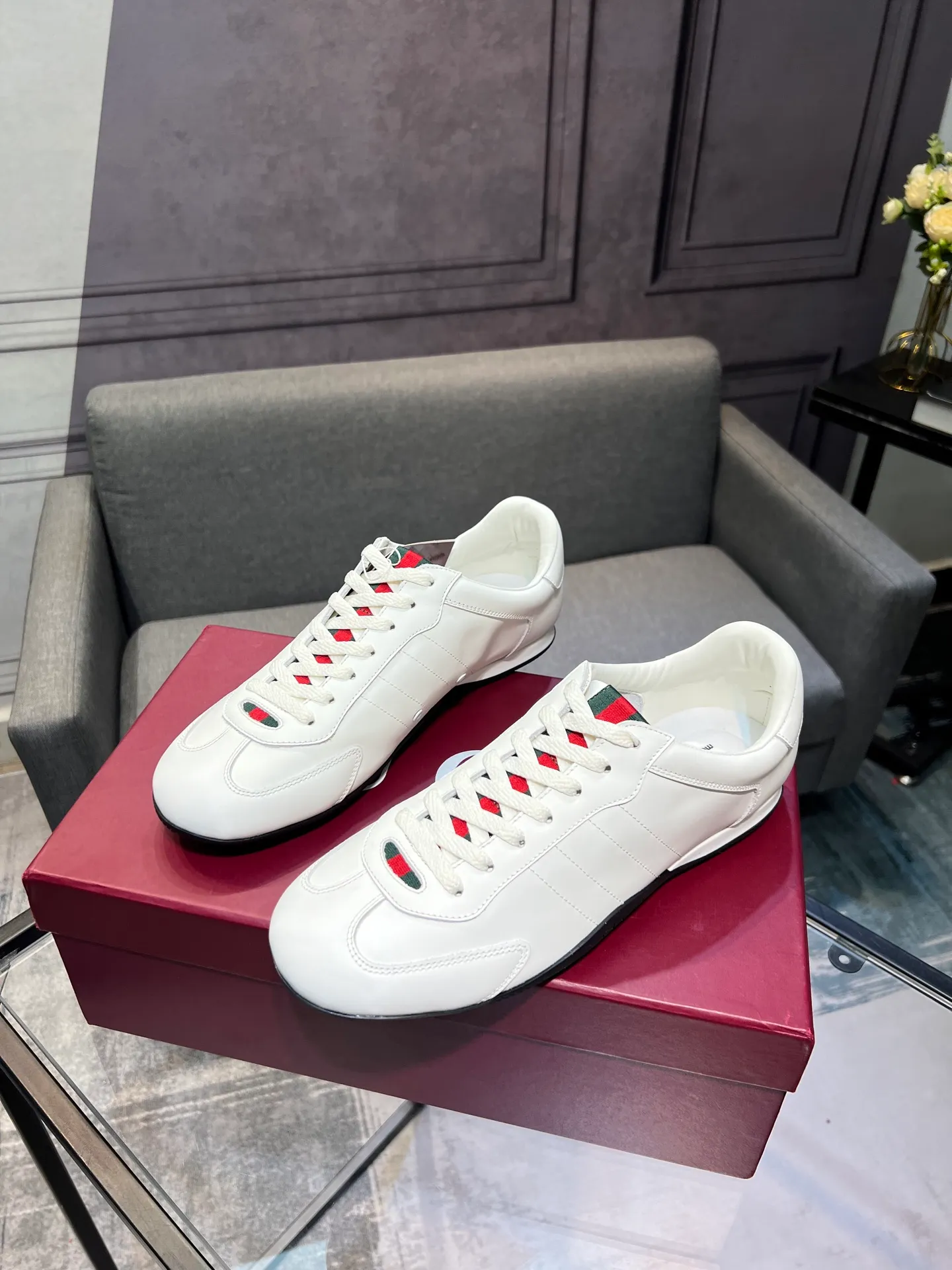 Men's shoes 💰580 Gucci Gucci small dirty shoes full series upgrade, long-term production GG Gucci series old casual small dirty shoes catwalk style ZP developed pure original version... metal double G crystal cylindrical mark... Gucc original pattern webbing... upper color rubbed cowhide matte stitching classic double G cloth, code number: 35-44 (female 41, male 45. Customization is not returnable) Fabric: original custom cowhide Inner: original custom cowhide Feet: original cowhide injection molding. Outsole: original open molding sole. Packaging: original full set of packaging. Color: official website updated simultaneously.